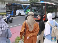 Hore! Karyawan Swasta Jakarta Gaji Segini Gratis Naik TJ, MRT dan LRT