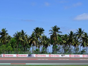 Nonton Balapan 300 Km/Jam Sambil Menikmati Budaya Lombok-Sumbawa