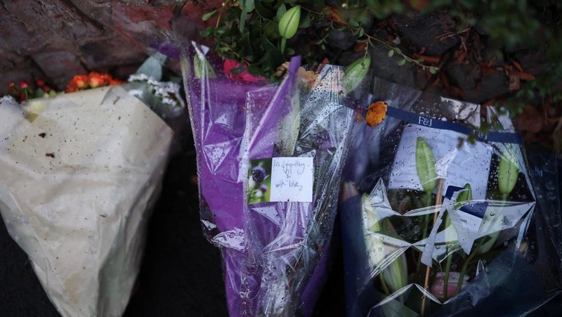Suasana pasca serangan sinagoge di Manchester, Inggris, Jumat (3/10/2025). (REUTERS/Hannah McKay)