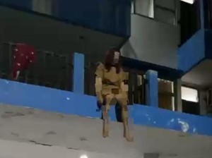 Heboh Mahasiswi di Gorontalo Duduk di Balkon Asrama Diduga Kesurupan