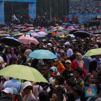Menyemut! Ribuan Warga Berdesakan Hadiri HUT TNI Ke-80 di Monas