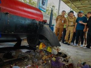 Ahmad Luthfi Resmikan Pengolahan Sampah Terpadu & Terintegrasi di Batang