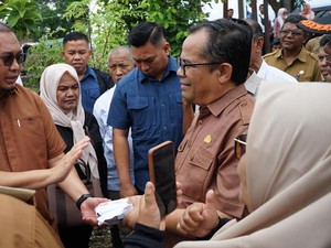 Andre Rosiade Beri Bantuan Rp 100 Juta untuk Korban Bencana Kota Solok