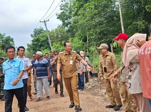 Viral Sampah Berserakan di Pinggir Jalan Muaro Jambi, BBS Turun Tangan