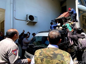 Akhirnya..., Macan Tutul Masuk Hotel di Bandung Berhasil Dievakuasi