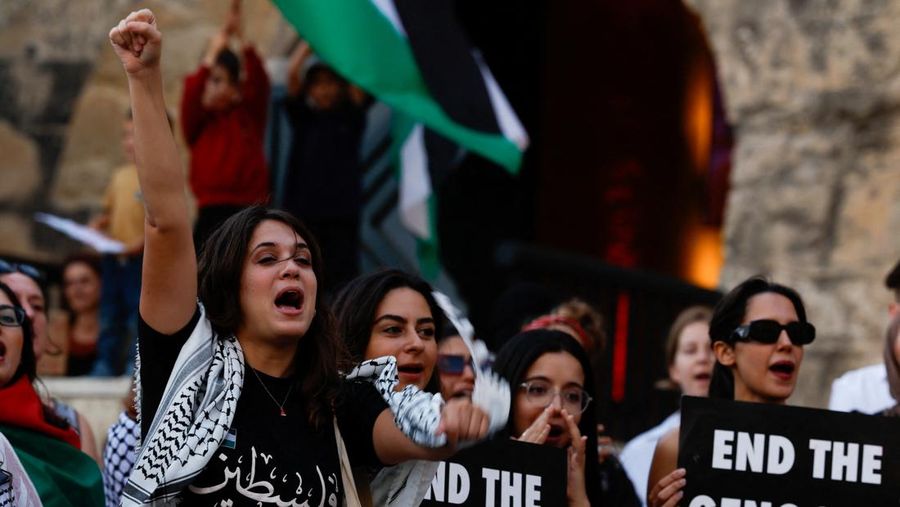 People protest against Israel’s ongoing military offensive in Gaza, while calling for sanctions on Israel, amid the ongoing conflict between Israel and Hamas, in Valletta, Malta, October 5, 2025. REUTERS/Darrin Zammit Lupi