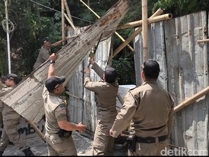 Ngeyelnya Ari Pemblokir Jalan Kampung di Semarang, Pak RT Pun Kena Ancam