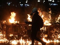 Gerbang Asia-Eropa Panas! Istana Presiden Dikepung, Api di Mana-Mana