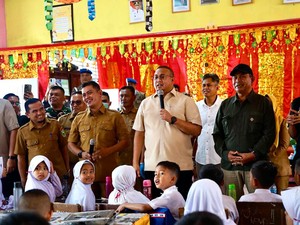 Andre Rosiade Tinjau MBG di Solok, Warga Harap Program Dilanjutkan