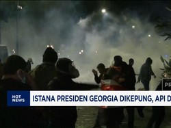 Video: Istana Presiden Georgia Dikepung-Heboh Meteor Jatuh di Cirebon