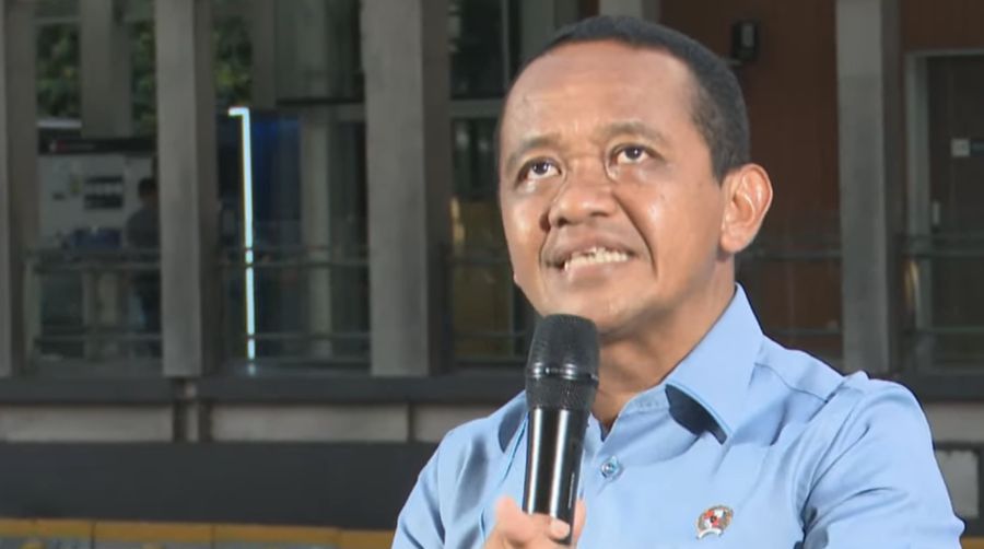 Menteri ESDM Bahlil Lahadalia memberi pemaparan dalam acara detikSore on Location, Jakarta, Selasa, 7/10. (Tangkapan Layar Youtube)