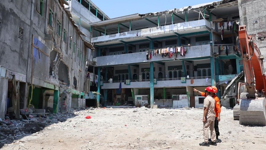 Pembersihan puing reruntuhan gedung musala Pondok Pesantren Al Khoziny, Buduran, Kabupaten Sidoarjo, Jawa Timur, telah selesai dilakukan pada Selasa (7/10/2025). (Dok. BNPB)