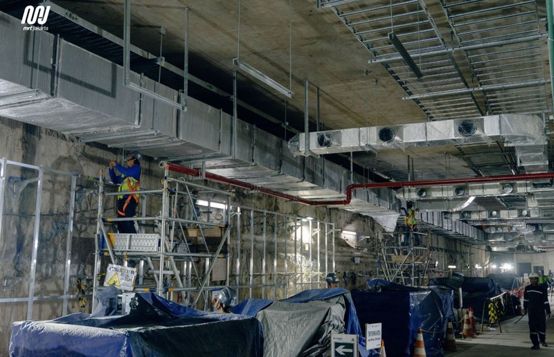 PT MRT Jakarta (Perseroda) kembali menyelesaikan pembangunan terowongan kedua yang menghubungkan kedua stasiun tersebut pada akhir September 2025 dengan menggunakan TBM 2. Kedua terowongan ini menjadi konstruksi terowongan bertingkat kereta bawah tanah pertama di Indonesia. (MRT Jakarta)