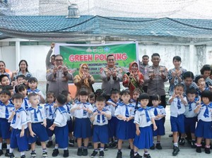 Edukasi Lingkungan Sejak Dini, Polres Meranti Ajak Anak TK Tanam Pohon