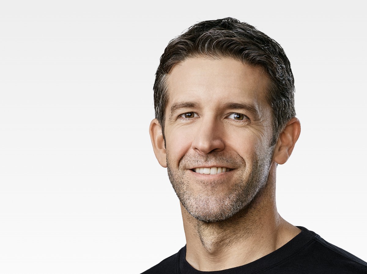 John Ternus Calon Kuat CEO Baru Apple Siap Pimpin Era Inovasi