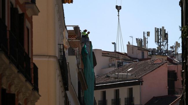 Potret Bangunan Runtuh di Pusat Kota Madrid, 3 Orang Tewas