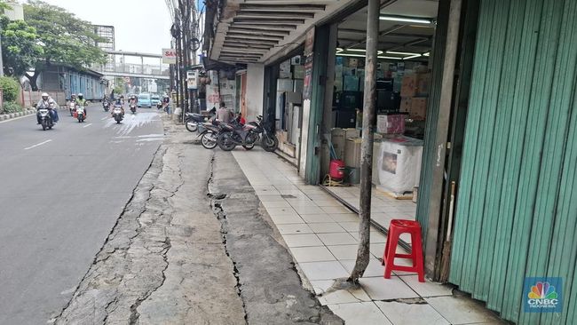 Pusat Elektronik Kramat Jati Sepi, Nasib Pedagang di Ujung Tanduk
