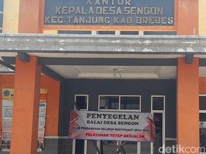 Warga Segel Kantor Desa Sengon Brebes Usai Tuntut Kades Dicopot