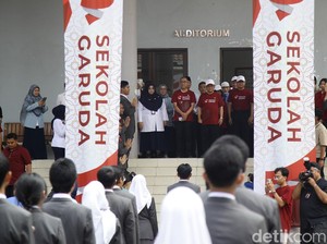 Mendiktisaintek: Kurikulum Sekolah Garuda Siapkan Siswa Bersaing dengan Lulusan LN