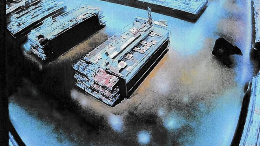 Foto selebaran ini, yang diambil pada 7 Oktober 2025 dan dirilis oleh Kepolisian Prefektur Gunma melalui Jiji Press, menunjukkan rekaman kamera CCTV seekor beruang yang berjalan di dalam sebuah supermarket di Numata, Prefektur Gunma. Seekor beruang berkeliaran di sebuah supermarket di Jepang tengah pada malam 7 Oktober, melukai dua pria dalam serangkaian serangan beruang terbaru, kata para pejabat. (Photo by various sources / AFP)