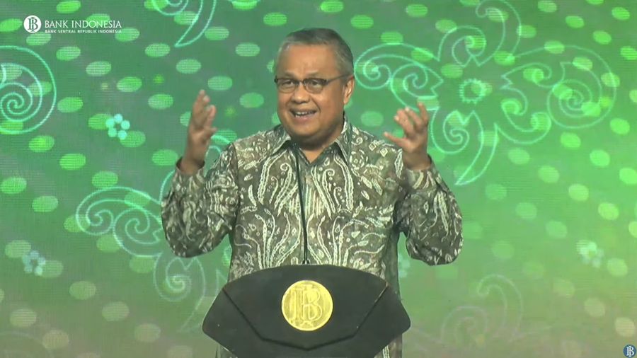 Gubernur Bank Indonesia, Perry Warjiyo saat menyampaikan sambutan dalam pembukaan Indonesia Sharia Economic Festival (ISEF) 2025 di Jakarta, Rabu (8/10/2025). (Tangkapan Layar Youtube/ Bank Indonesia Channel)