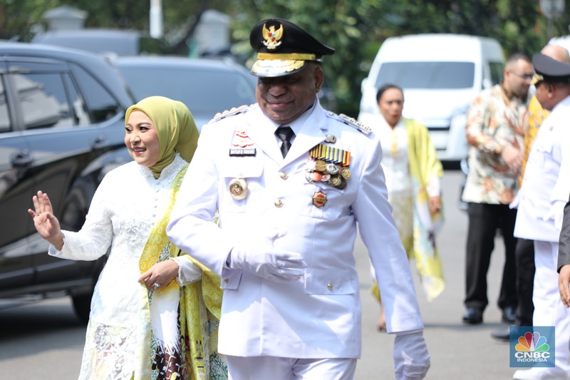 Ribka Haluk tiba di Istana Negara, Jakarta, Rabu (8/10/2025). (CNBC Indonesia/Tri Susilo)