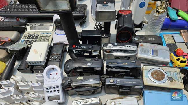 Peneliti China Temukan Cara Cepat Ekstraksi Emas dari Handphone Bekas