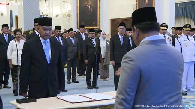 Profil Velix Wanggai, Mantan Stafsus SBY yang kini Pimpin Komite Papua