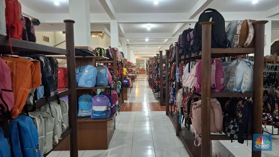 Pantauan Toko-Toko Tas Legendaris di Jalan Tajur, Bogor, Jawa Barat. (CNBC Indonesia/Chandra)