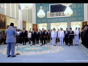 Prabowo Lantik Anggito Abimanyu Jadi Bos LPS Gantikan Purbaya