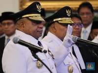 Profil Matius Fakhiri, Mantan Kapolda Papua yang Kini Jabat Gubernur