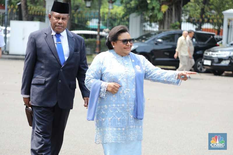 Ribka Haluk tiba di Istana Negara, Jakarta, Rabu (8/10/2025). (CNBC Indonesia/Tri Susilo)