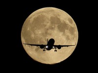 Bulan Bergerak Jauhi Bumi, Efeknya Mulai Dirasakan Manusia