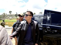 Detik-Detik Mobil Presiden Diserang 500 Warga, Dilempar Batu & Peluru