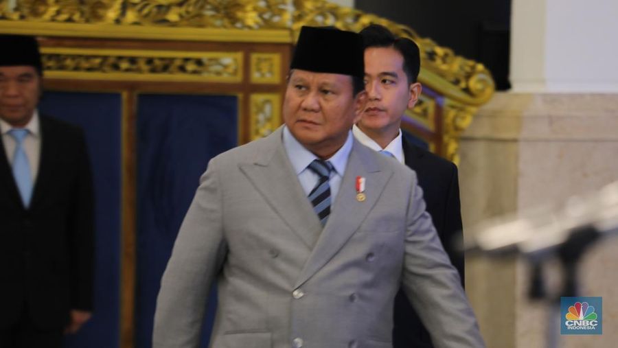Suasana saat Presiden Prabowo Subianto melantik sejumlah pejabat penting negara di jajaran kementerian dan lembaga Negara di Istana Negara Jakarta, Rabu (8/10/2025). (CNBC Indonesia/Tri Susilo)
