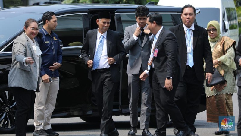 Ribka Haluk tiba di Istana Negara, Jakarta, Rabu (8/10/2025). (CNBC Indonesia/Tri Susilo)