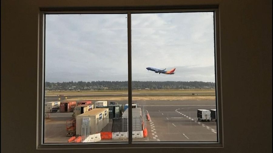 Badan Penerbangan Federal (FAA) menunda penerbangan untuk hari ketiga berturut-turut pada Rabu (8/10) di bandara Ronald Reagan Washington dan Newark Liberty International Airport. FAA menghadapi kekurangan tenaga kerja yang lebih tinggi dari biasanya.