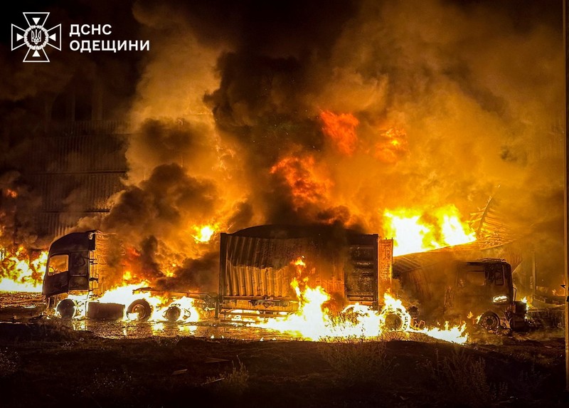 Dampak serangan pesawat nirawak Rusia di wilayah Odessa, Ukraina, Kamis (9/10/2025). (Handout via REUTERS) Dampak serangan pesawat nirawak Rusia di wilayah Odessa, Ukraina, Kamis (9/10/2025). (Handout via REUTERS)