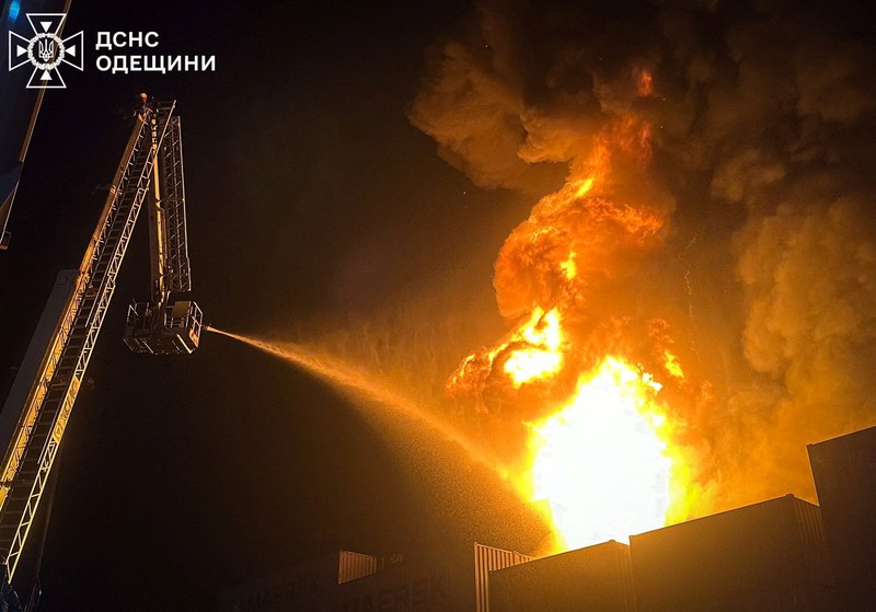 Dampak serangan pesawat nirawak Rusia di wilayah Odessa, Ukraina, Kamis (9/10/2025). (Handout via REUTERS) Dampak serangan pesawat nirawak Rusia di wilayah Odessa, Ukraina, Kamis (9/10/2025). (Handout via REUTERS)