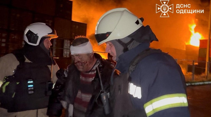 Dampak serangan pesawat nirawak Rusia di wilayah Odessa, Ukraina, Kamis (9/10/2025). (Handout via REUTERS)