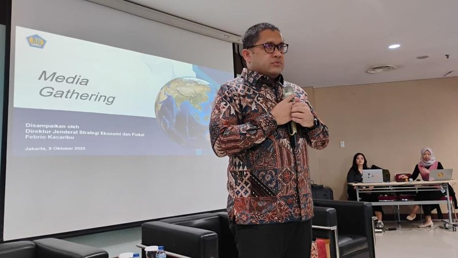 Direktur Jenderal Direktorat Jenderal Strategi Ekonomi dan Fiskal (DJSEF), Kementerian Keuangan Febrio N. Kacaribu. (CNBC Indonesia/Arrijal Rachman)