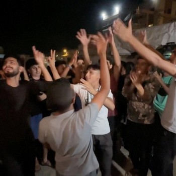 Momen Gembira-Haru Warga Gaza & Tel Aviv karena Damai Israel-Hamas