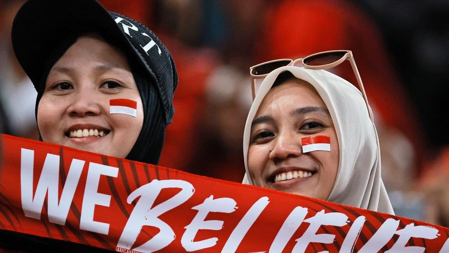 Suporter Indonesia pada pertandingan kualifikasi piala dunia zona Asia Grup B antara Indonesia vs Arab Saudi di King Abdullah Sports City, Jeddah, Arab Saudi - 8 Oktober 2025 REUTERS/Stringer