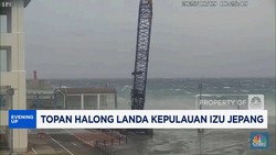 Video: Topan Halong Landa Kepulauan Izu Jepang