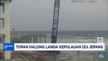 Video: Topan Halong Landa Kepulauan Izu Jepang