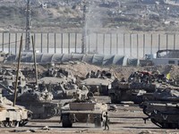 Potret Tank dan Pasukan Israel Ditarik Mundur dari Gaza, Perang Tamat