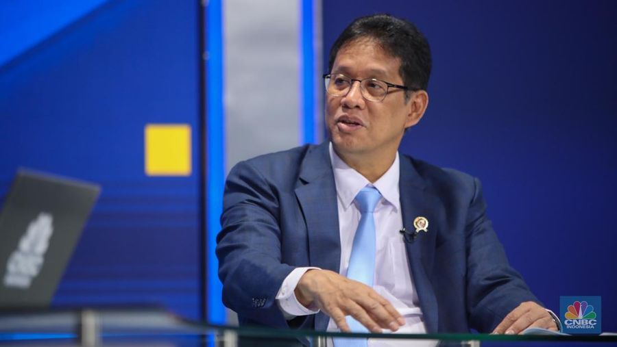 Menteri Keuangan Republik Indonesia, Purbaya Yudhi Sadewa menyampaikan pemaparan dalam program Squawk Box CNBC Indonesia di Jakarta, Jumat (10/10/2025). (CNBC Indonesia/Faisal Rahman)