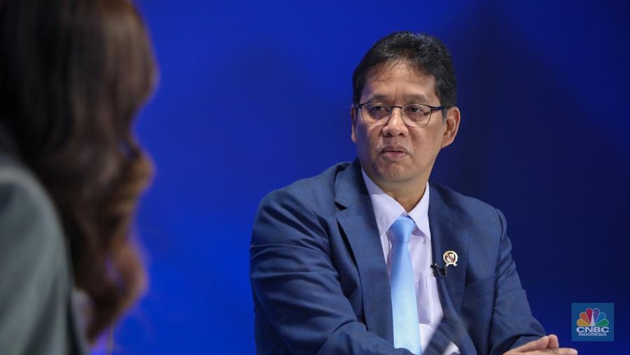 Menteri Keuangan Republik Indonesia, Purbaya Yudhi Sadewa menyampaikan pemaparan dalam program Squawk Box CNBC Indonesia di Jakarta, Jumat (10/10/2025). (CNBC Indonesia/Faisal Rahman)