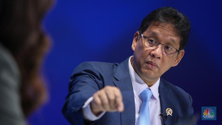 Menteri Keuangan Republik Indonesia, Purbaya Yudhi Sadewa menyampaikan pemaparan dalam program Squawk Box CNBC Indonesia di Jakarta, Jumat (10/10/2025). (CNBC Indonesia/Faisal Rahman)