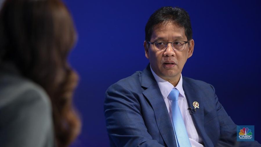 Menteri Keuangan Republik Indonesia, Purbaya Yudhi Sadewa menyampaikan pemaparan dalam program Squawk Box CNBC Indonesia di Jakarta, Jumat (10/10/2025). (CNBC Indonesia/Faisal Rahman)